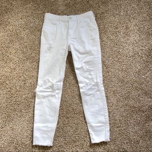 Hollister size 3R High rise super stretch skinny crop. Fits like a 3 short